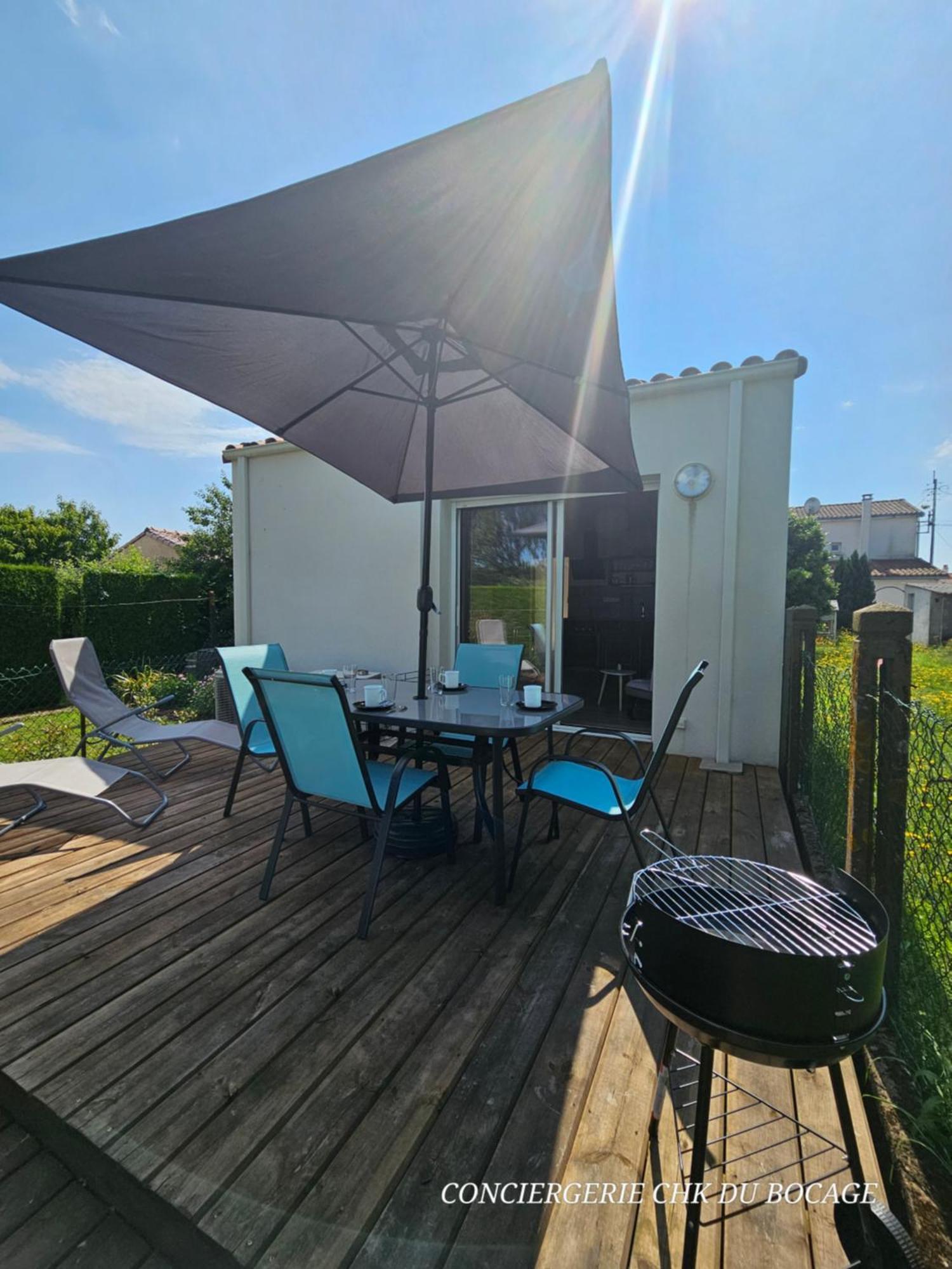 Le Petit Ecureuil Charmant Gite Jardin Terrasse Les Herbiers Extérieur photo